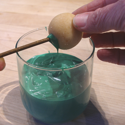 Cake Pops: How to Make Cake Pops and Attach Sticks