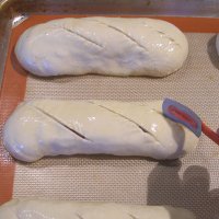 Slashing bread dough